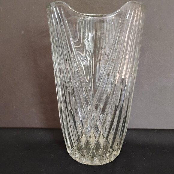 EO Brody Vintage Crosshatch Vase - Picture 1 of 4